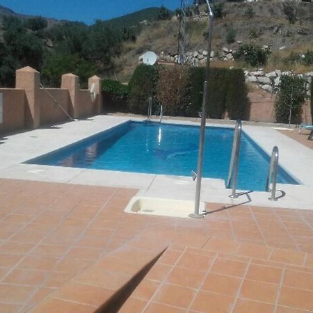 Precioso Apartamento En Complejo Residencial. Alcaucín Exterior foto